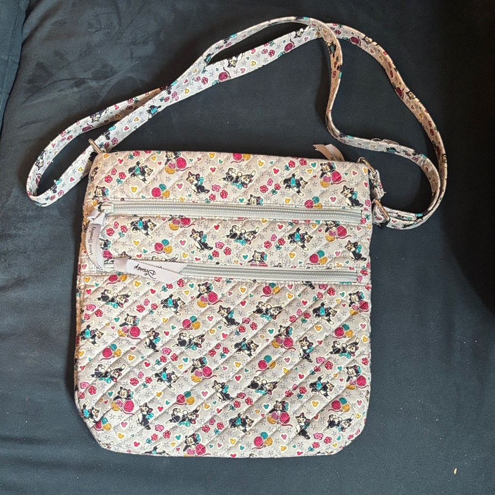 NWT Disney Vera Bradley Triple Zip Hipster Sac featuring Playful Figaro Cat